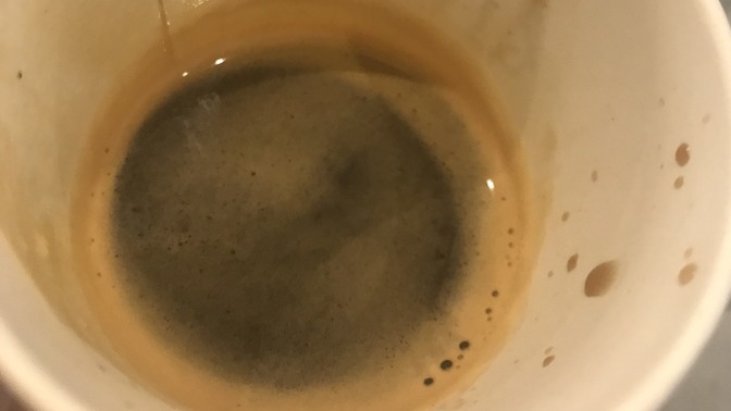 Manitanız sabah sabah karşı cins kankasıyla kahve içmeye gitse ne olur?