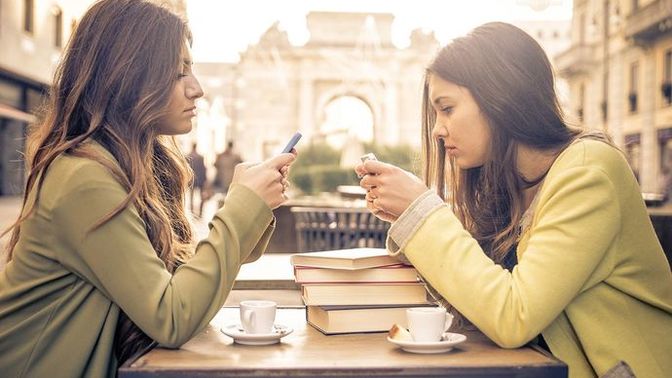 İnternet, telefon bağımlılığım yüzünden kitap okuyamıyorum, bununla nasıl başa çıkabilirim?