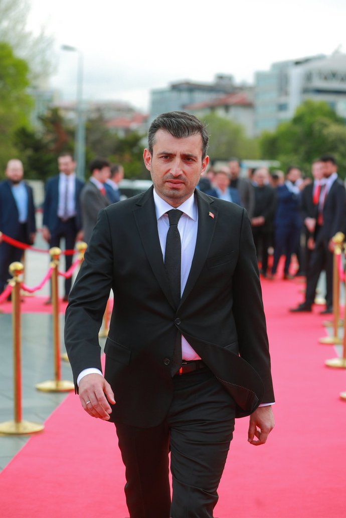 2028 cumhurbaşkanı seçimi şu şekilde olsa kime oy verirsiniz ?