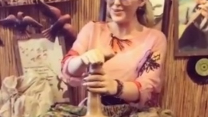 Sizce kadınlar mı daha sanatsal ruhlu oluyor yoksa erkekler mi? Sizin elinize kil çamuru verselerdi siz ne yapmak isterdiniz?