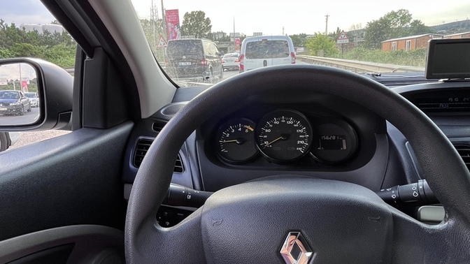Araba kullanırken terlik çok rahat olmuyor mu sizce?
