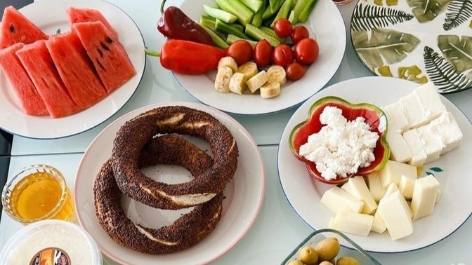 Yaz kahvaltılarında sofrada en çok ne görmeyi seversin😍😋 ?