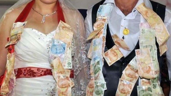 Düğünde takılan takıları nasıl değerlendirdiniz/değerlendirirsiniz?