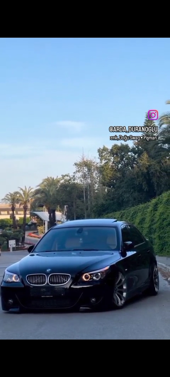 Balıklarımla kahve içiyorum, sen kimle sabah kahveni içiyorsun?