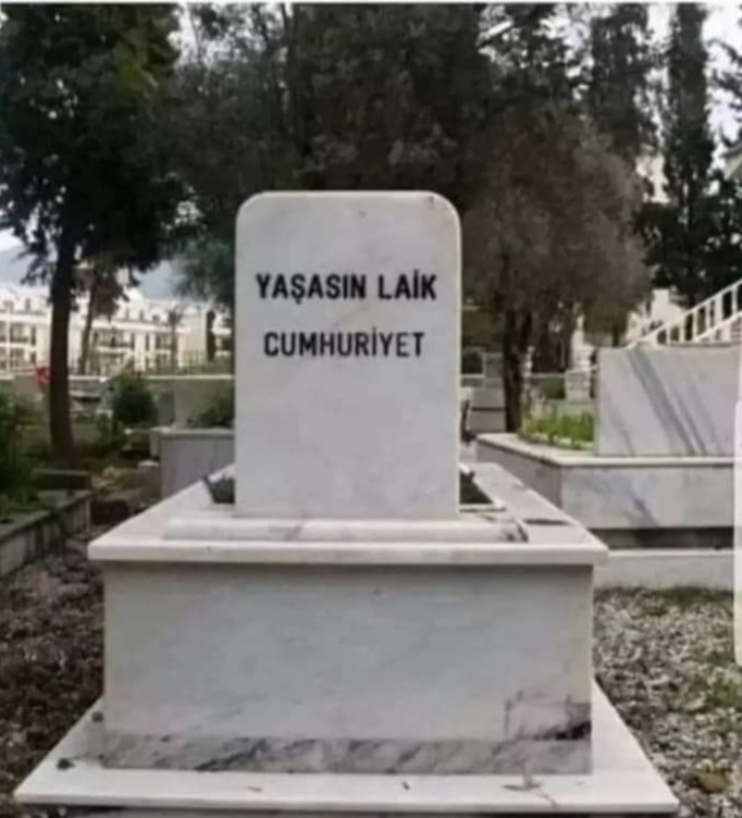 Ölünce mezar taşınıza ne yazılmasını istersiniz?