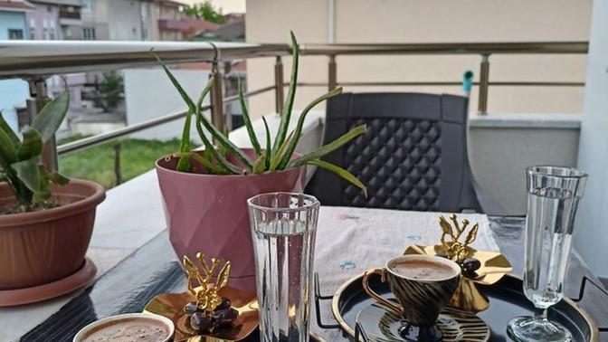 Yağmuru izlerken hangi içecek iyi gider?