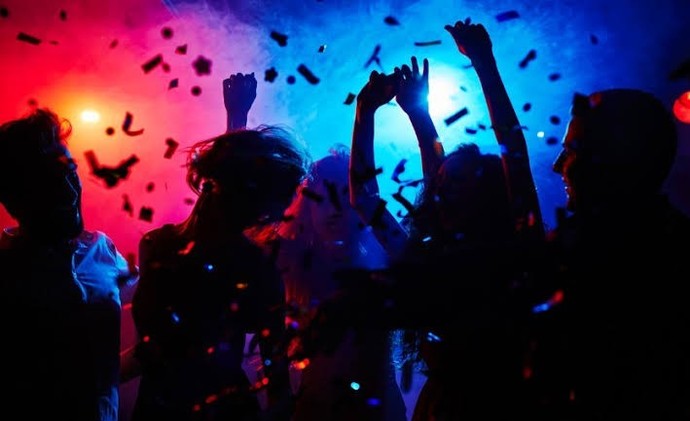 Gece hayatı hareketli olan sevgili, güven konusunda sorun yaratır mı?