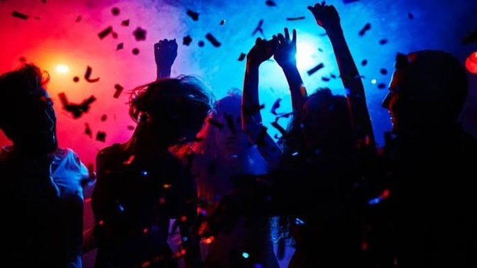 Gece hayatı hareketli olan sevgili, güven konusunda sorun yaratır mı?