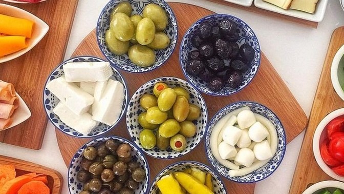 Akşam kahvaltısı yapar mısınız, sever misiniz?