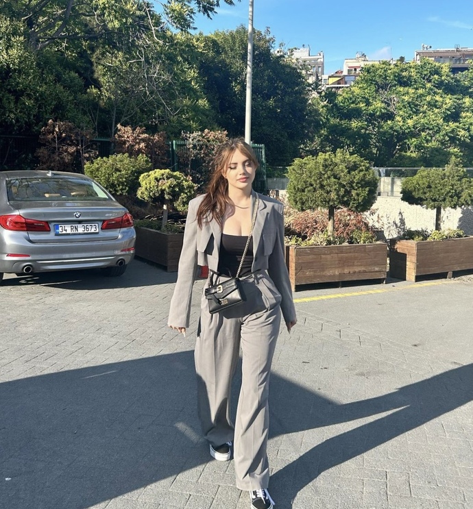Bu gri takımı nerde bulurum?
