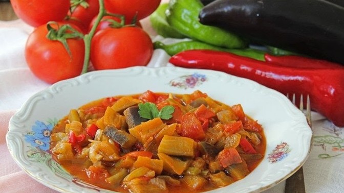 Ertesi güne kalınca tadı daha da artan yemek/tatlı var mı?