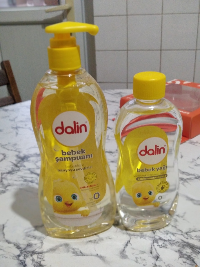 Sizce Dalin Bebek şampuanını ve bebek yağını bu kadar sevmem abzürt bir durum mu peki? sizin hoşunuza giden en güzel koku nedir?