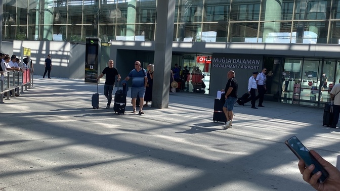 Yaz tatili yolcuğunda uçak mı, araba mı tercih edersiniz?