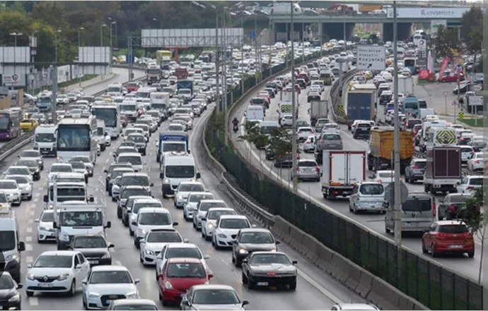 Uzun yola çıkan var mı? Yollardaki trafik yoğunluğu nedir?