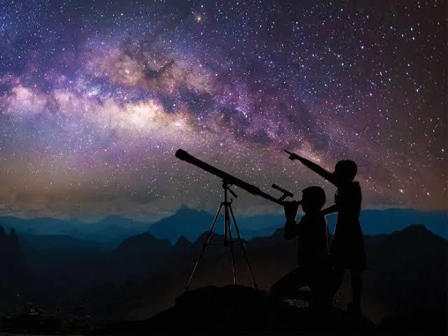 Gece gökyüzüne baktığınızda ne görüyorsunuz?