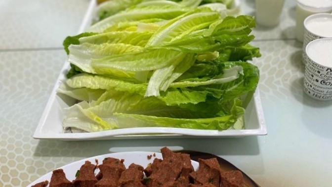 Şu an olsa da yesek dediğin bir yiyecek var mı?