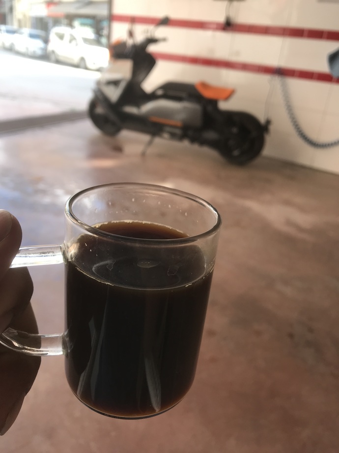 Filitre kahve iyi geliyor sabahları 