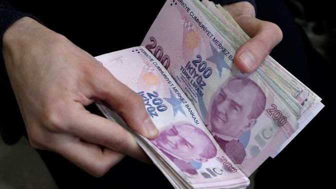 Türkiye'nin en büyük parası olan 200 TL'nin 7 Euro olması nasıl bir duygu?