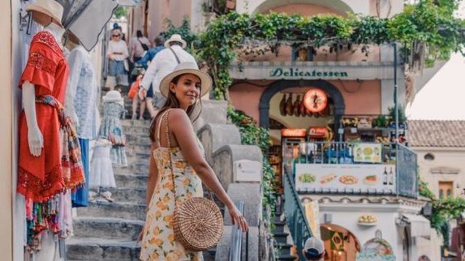 Tek başına tatil turuna katılır mısın?