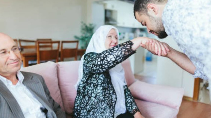 Sevgilinizin ailesinin bayramını kutlar mısınız?