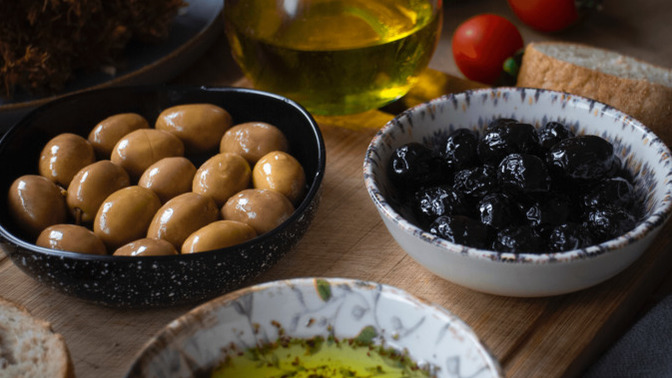 Yeşil zeytin mi daha çok tercih edersiniz, siyah zeytin mi?