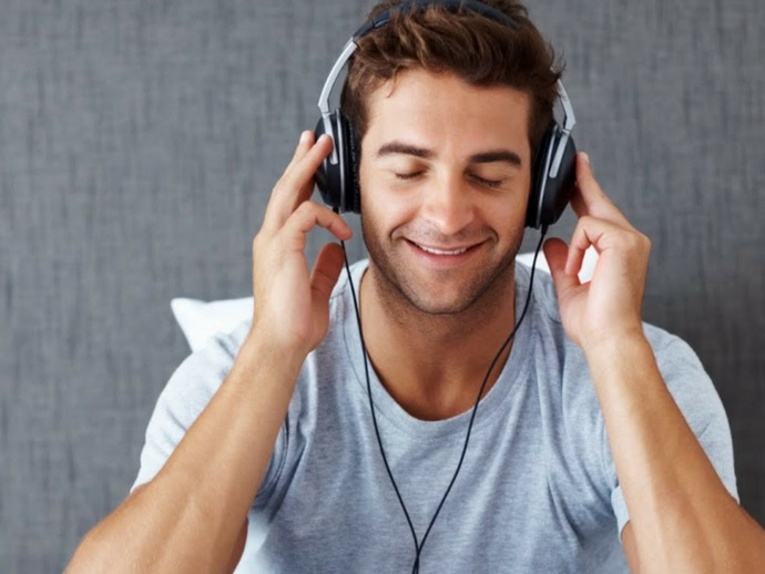 Bir günde kaç dakikan müzik dinleyerek geçiyor?