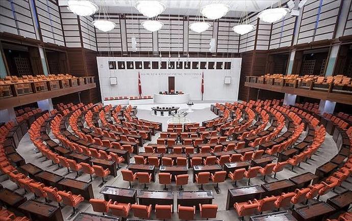 Milletvekili olup ayda 70 bin TL almak için tuttuğunuz siyasi partinin en büyük rakibi olan partiden milletvekili olur musunuz?