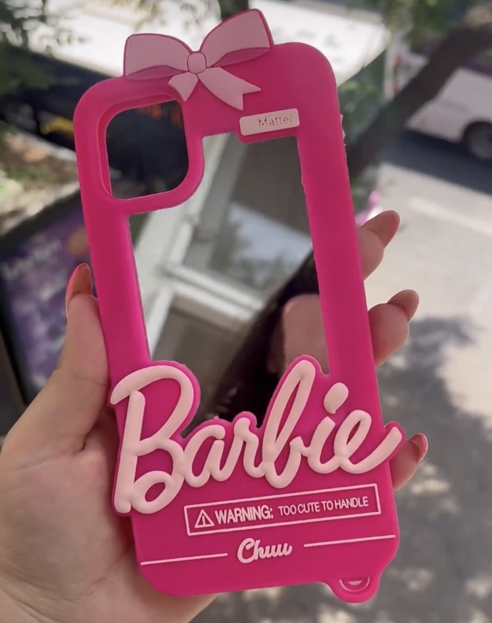 Bu telefon kılıfı sizce abartı mı?