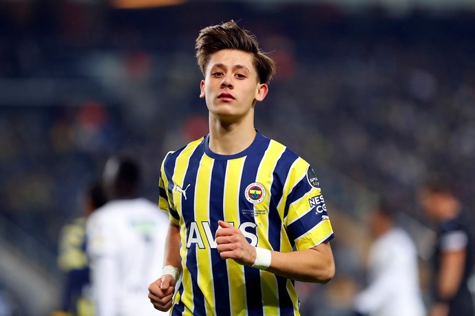 Daha 18 Yaşında Türk Messi olarak anılan Arda Güler, tercihini hangi takımdan yana kullanmalıdır?