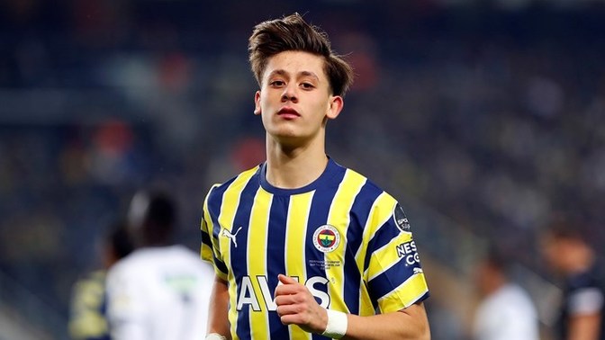 Daha 18 Yaşında "Türk Messi" olarak anılan Arda Güler, tercihini hangi takımdan yana kullanmalıdır?