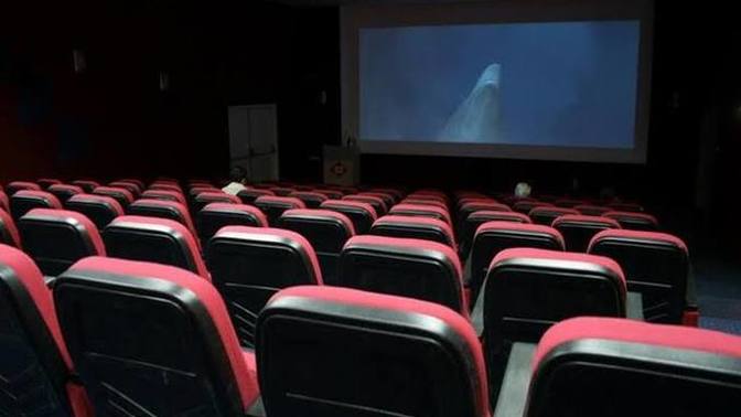Sinema seyircisinin azalmasının sebebi sence nedir?