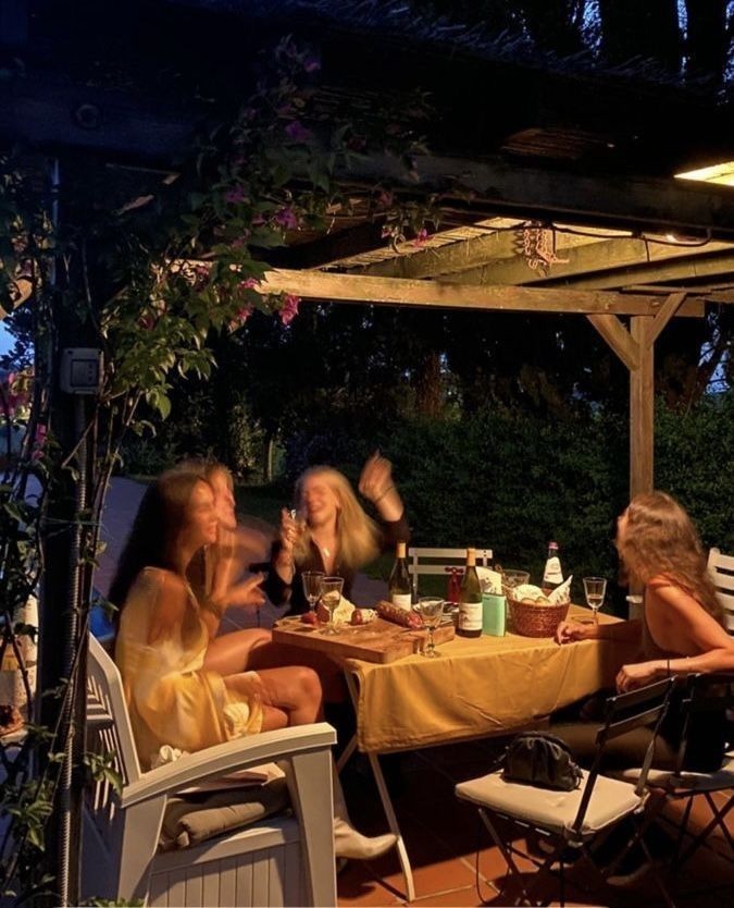 Herkes tatildeyken sen neredesin?