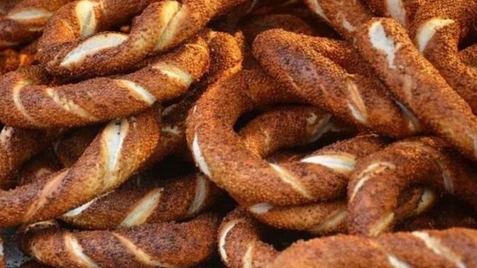 Bursa'da simit 10 lira oldu. Sizin orada kaç lira?