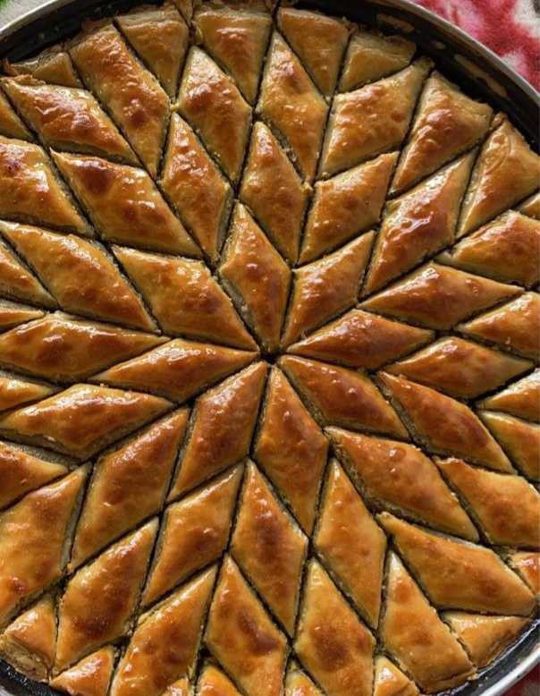 Kurban Bayramında kavurmanın yanında sence sütlü tatlı mı şerbetli tatlı mı yakışır?
