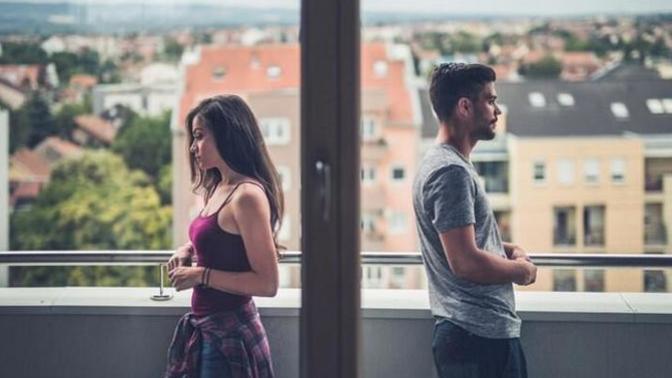 Eski sevgiline benzeyen biriyle sevgili olur musun?