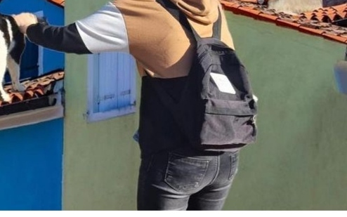 Bu sweat ve pantolon renk uyumu nasıl?