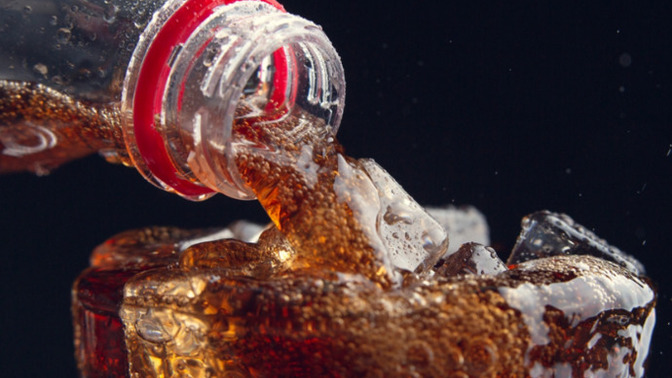 2,5 litre kola 40 lira oldu. Kola içiyor musun?