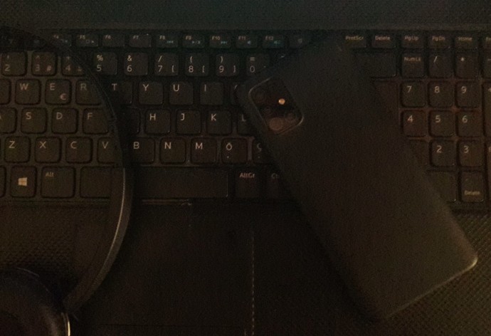 Telefonunuzu kılıflı mı kullanıyorsunuz kılıfsız mı?