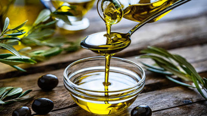 Yemeklerinizde Zeytinyağımı, yoksa Ayçiçek yağımı kullanıyorsunuz?