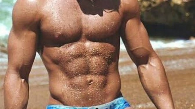 Erkekler plajda slip mayo giymeli mi?