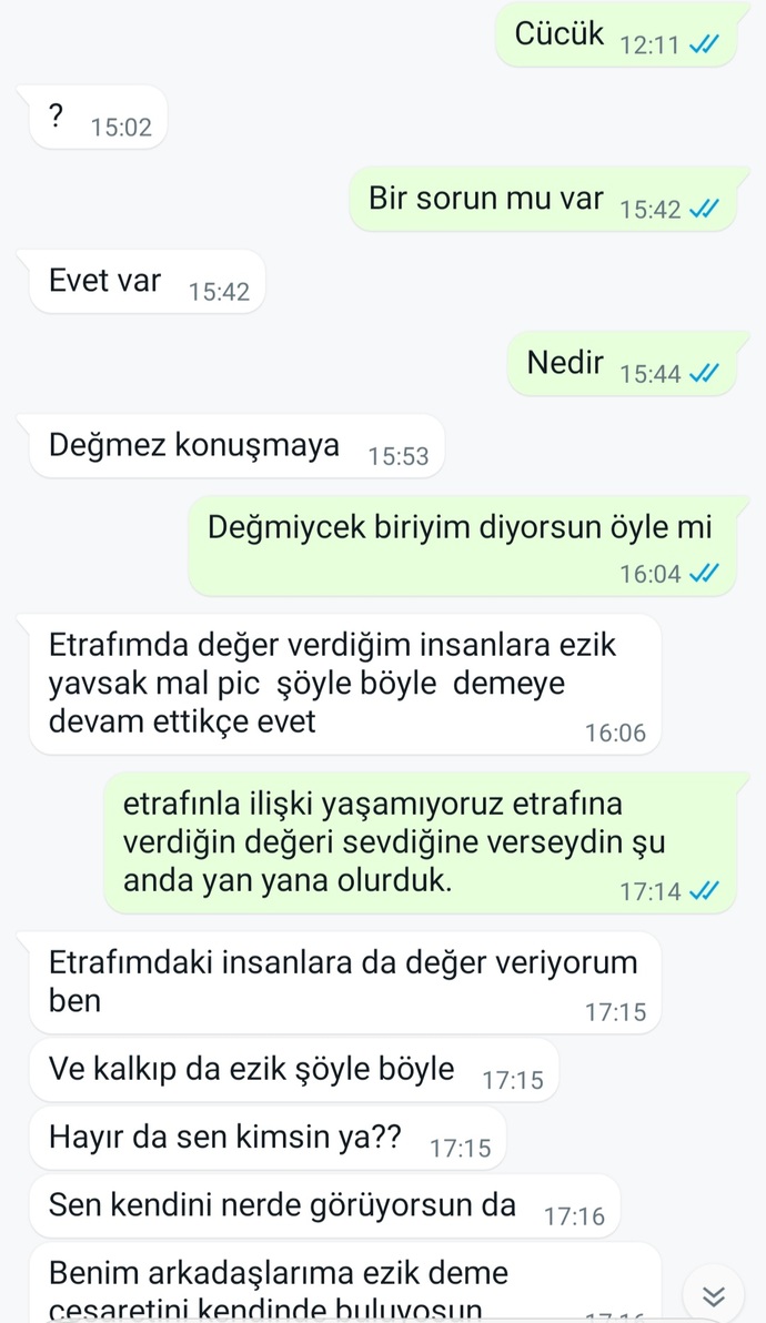 Arkadaşını sevgilisine savunan kızdan olur mu?
