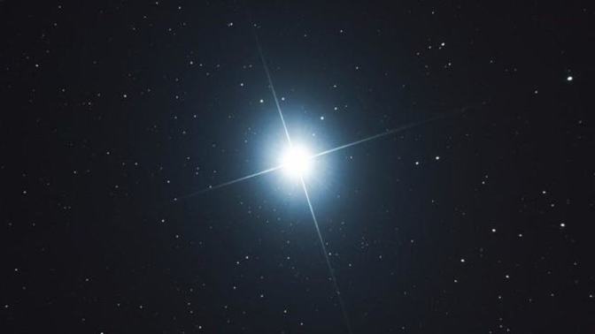 Nedir sirius b? Bazı insanlar oradan geldiğini söylüyorlar. Özelliği nedir?
