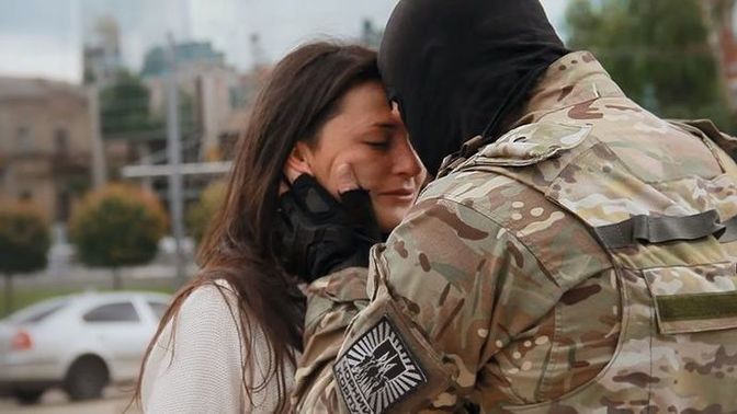 Sevgilim Kıbrıs’ta askerlik yapıyor. Beni aldatır mı?