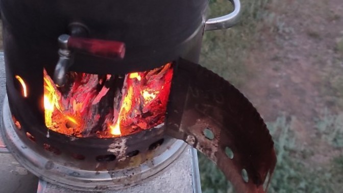 Akşam serinliğinde dışarda semaver çayı içmek gibisi var mı?