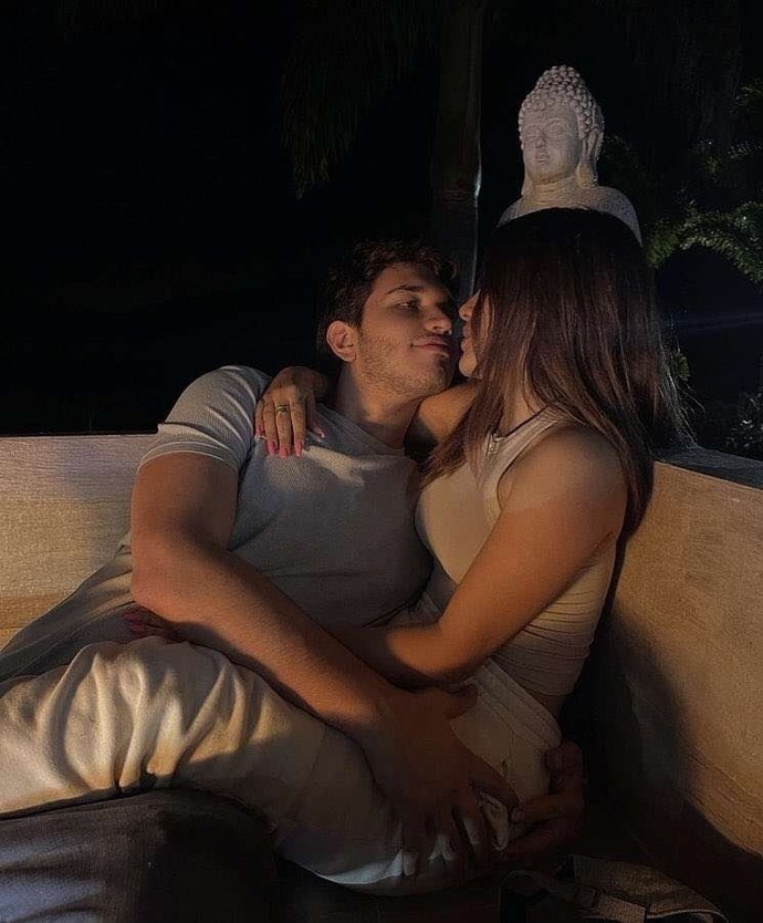 Cok asıgım sizce beni özler mi?