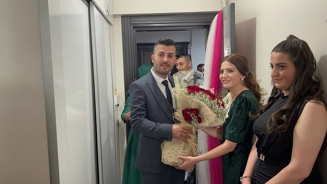 Nişanlımla ayrıldık ama aileler üzülmesin diye kız isteme yapacağız. Saçma mı?