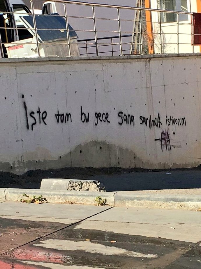 Mutsuz insanlar bir an önce gece olup uyumak istermiş. Sence doğru mu?