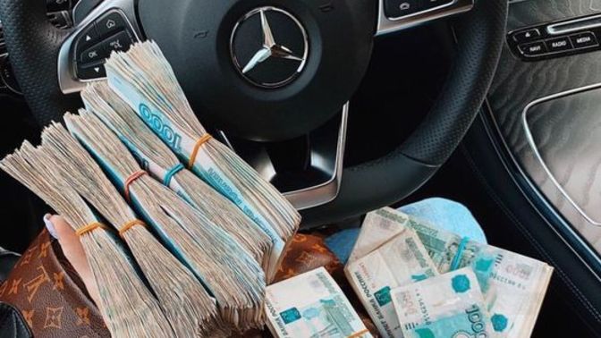 En çok neye hiç düşünmeden para harcamak isterdin?
