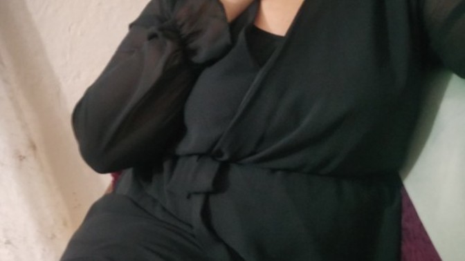 Üzerimdeki elbise çok mu sade?
