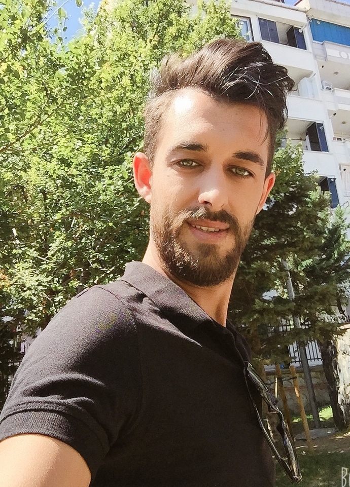 Yakışıklı erkeklerin sevgilisi olmadığı gerçek mi neden sevgilisi olmuyor sizce?